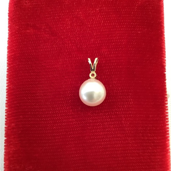 Pearl and Diamond 14K Gold Pendant - Picture 8 of 8